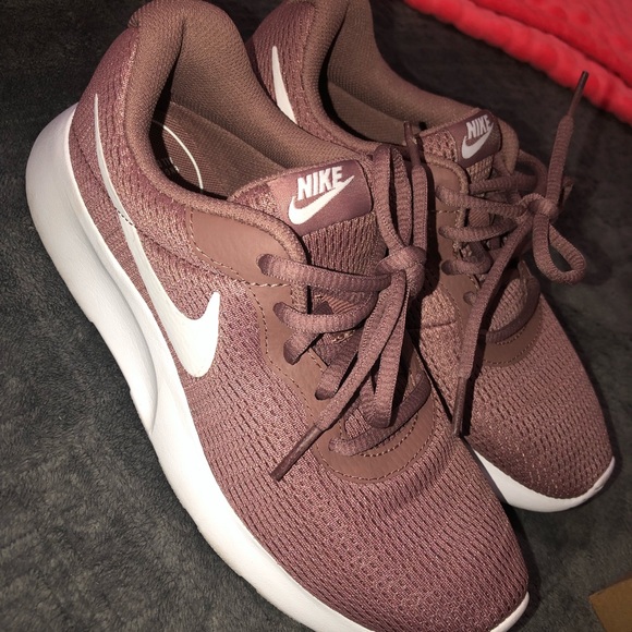 Nike Shoes - Shoes
